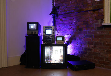 Video installation by Arturo Jimenez, OFF HOURS.